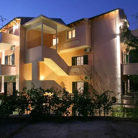 Alexis Aparthotel 2*